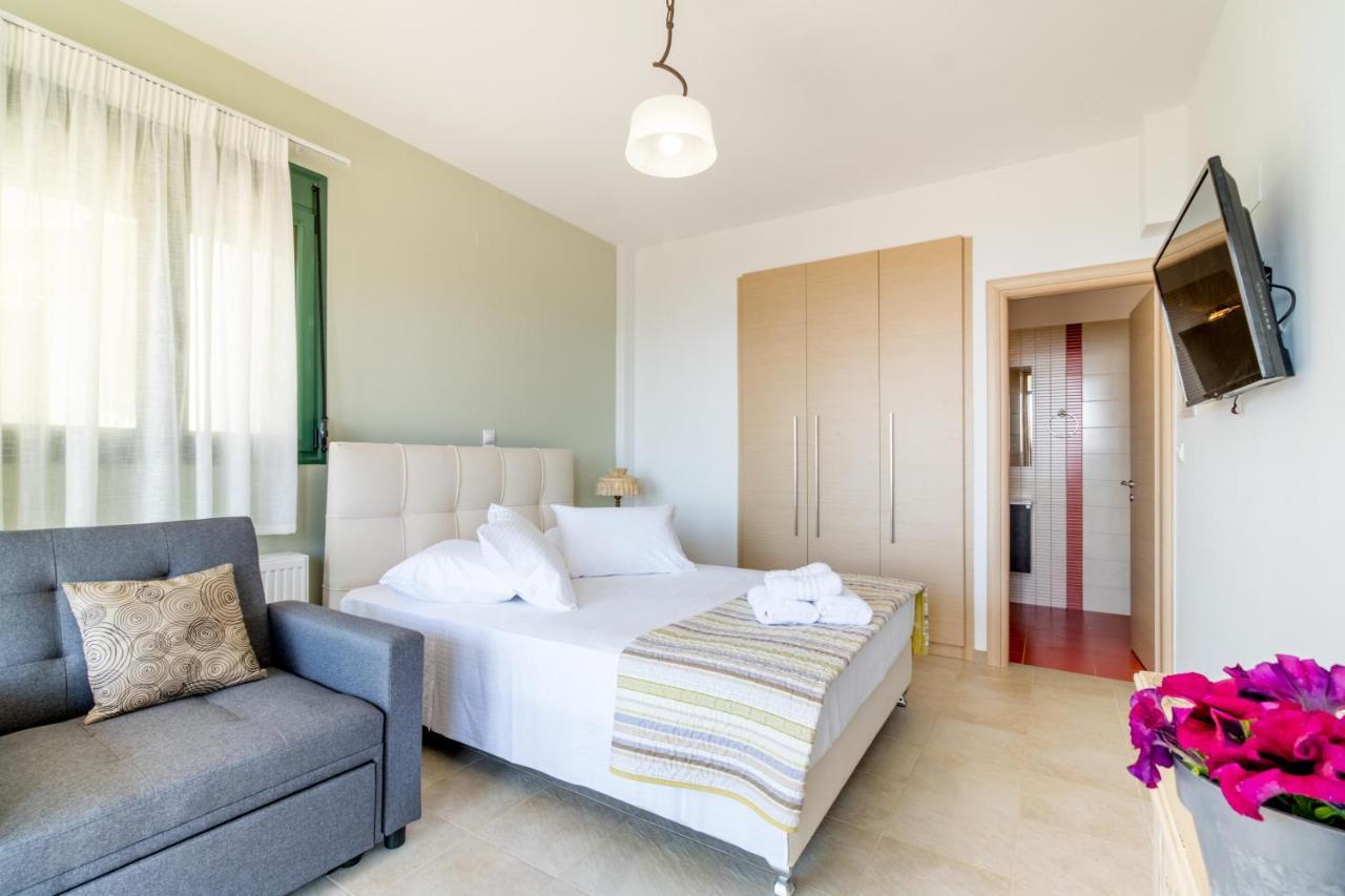 Sapphire Blue Villa Kalamítsi Buitenkant foto